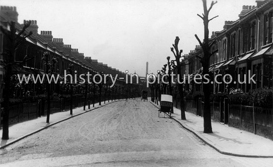 Harbarton Road, Highgate, London. c.1904.